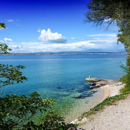 In 45735 アパート