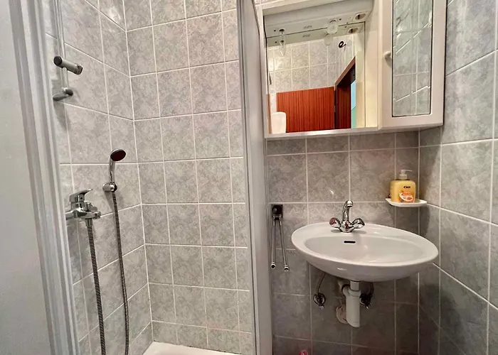 In 45735 アパート